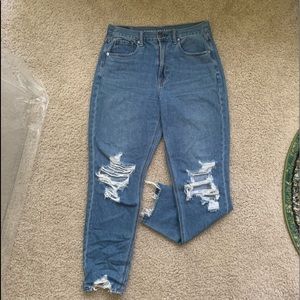 AE mom jean